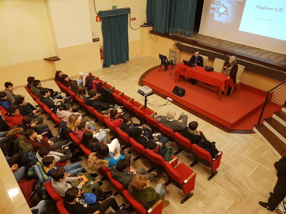 Pitigliano (GR), 25 gennaio 2019 – Teatro “Salvini” – Incontro con gli studenti